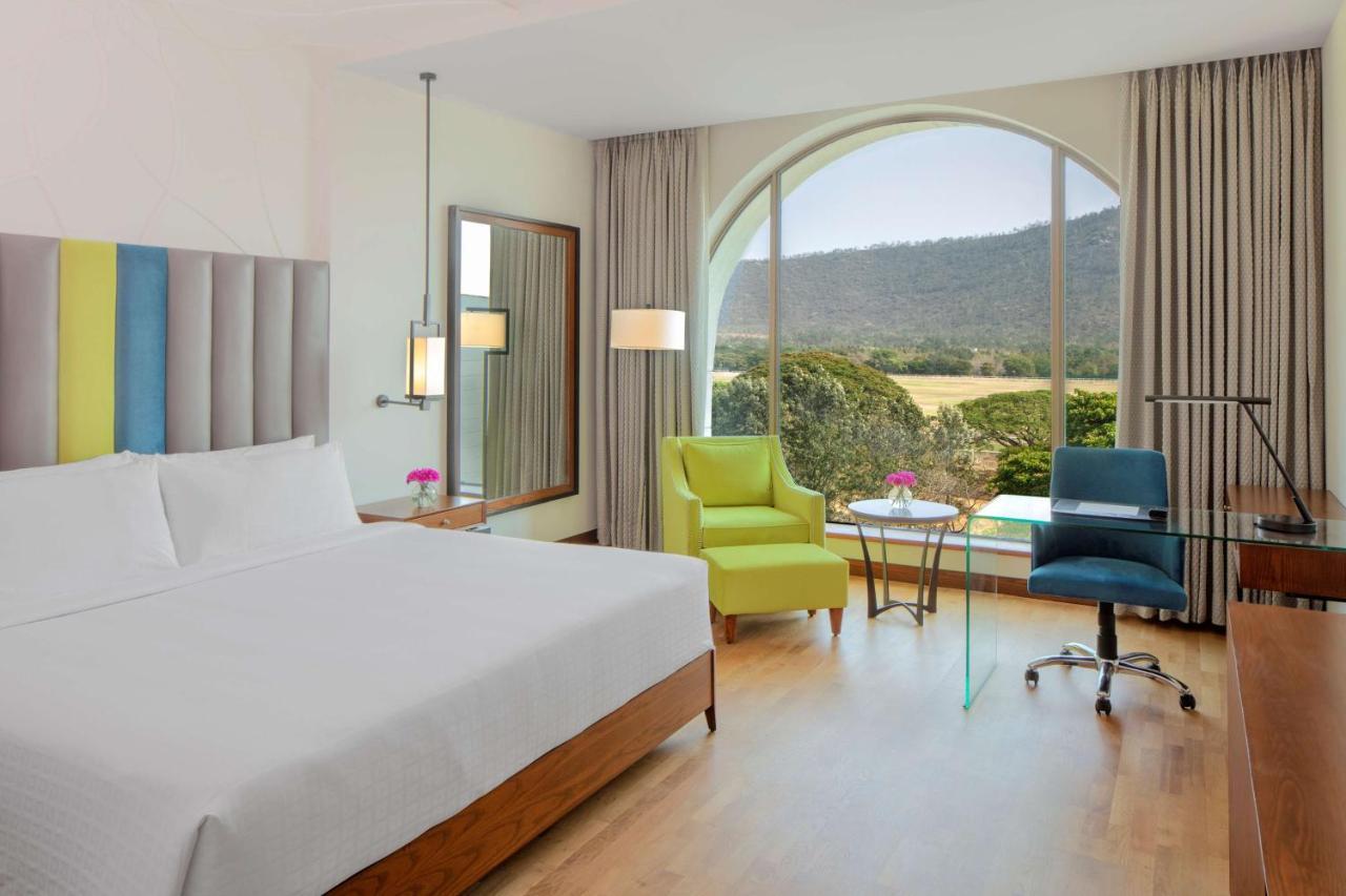 Radisson Blu Plaza Hotel Mysore Ngoại thất bức ảnh