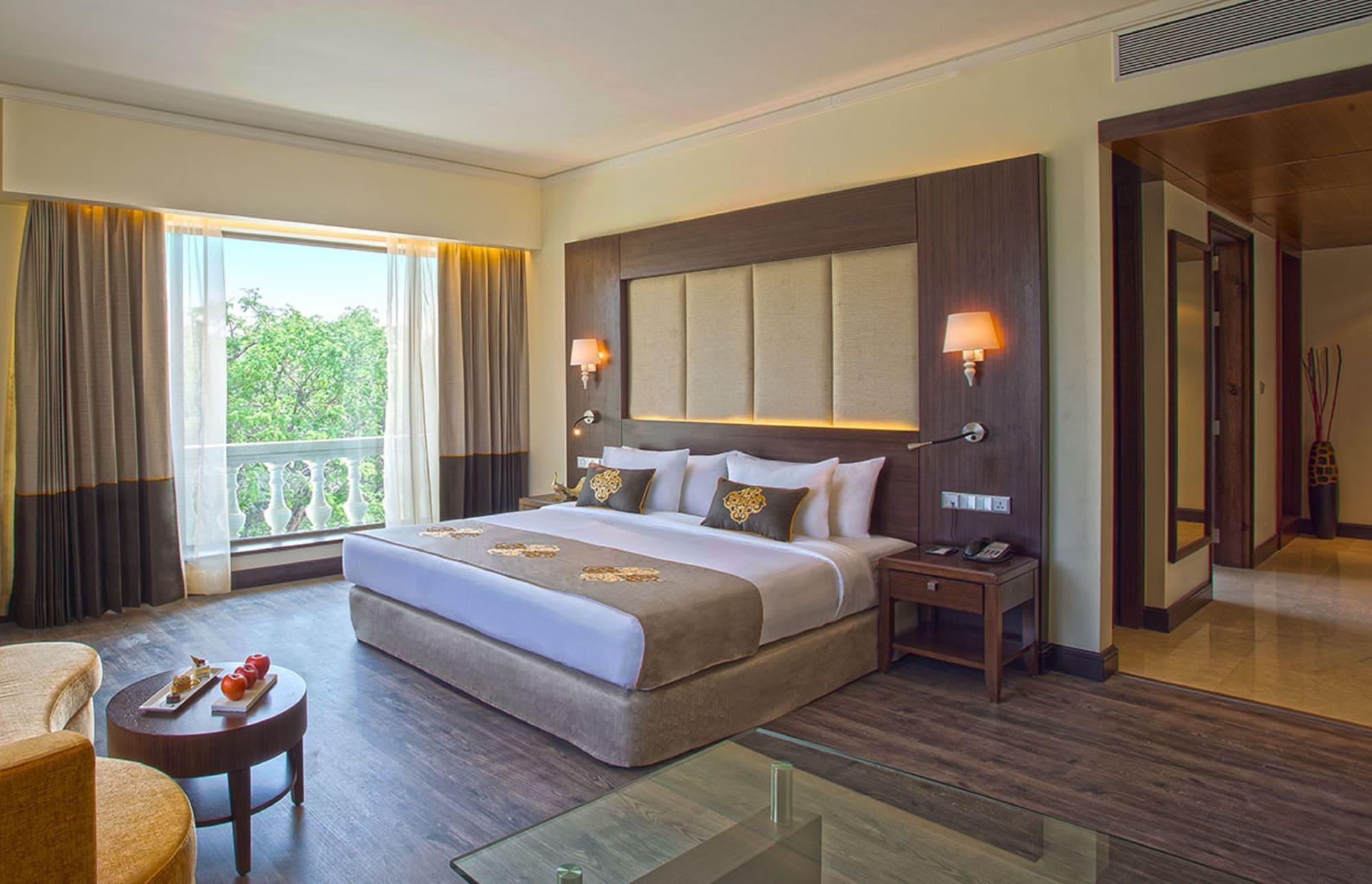 Radisson Blu Plaza Hotel Mysore Ngoại thất bức ảnh A room at the Taj Bengal