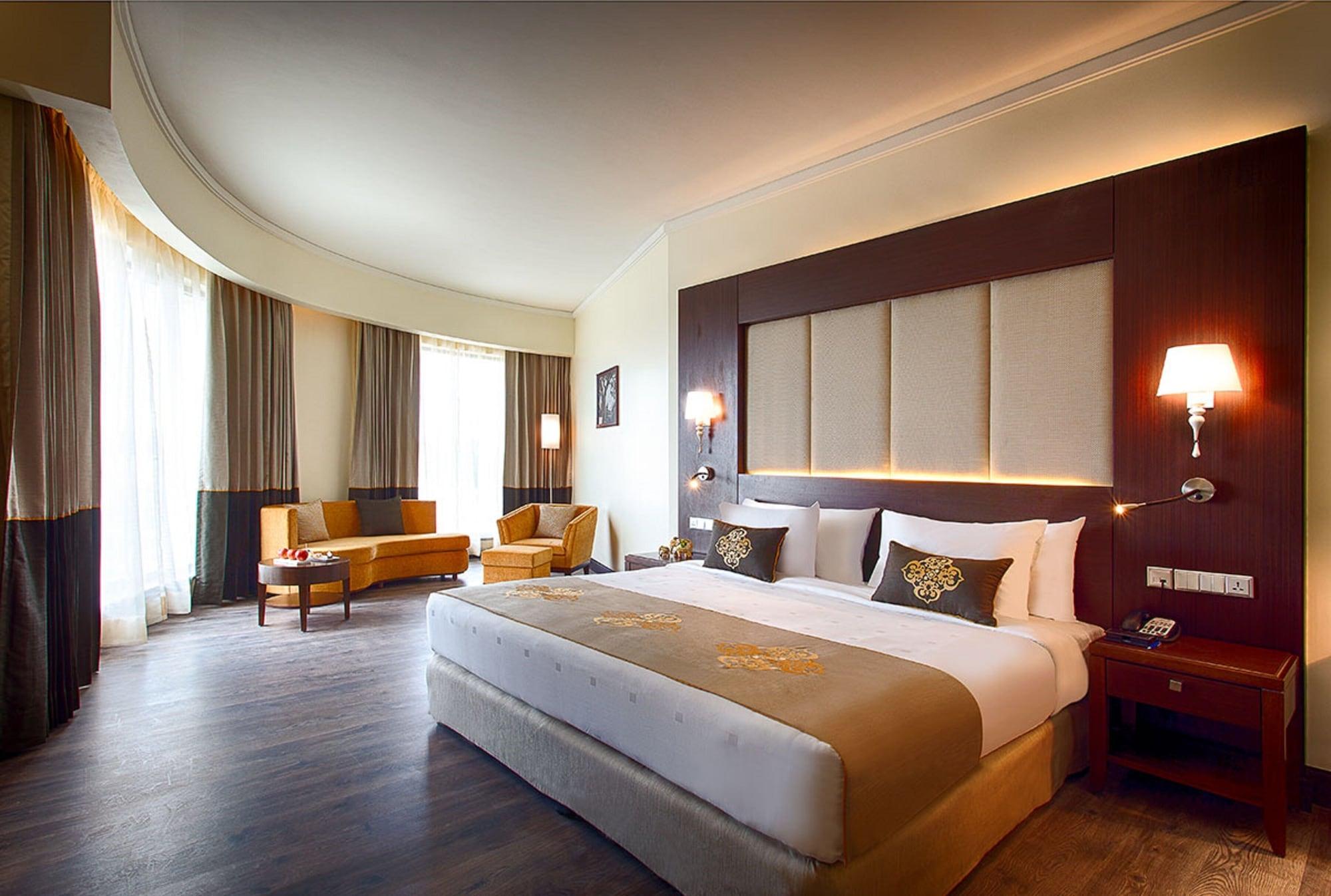 Radisson Blu Plaza Hotel Mysore Ngoại thất bức ảnh Suite at the Taj Bengal
