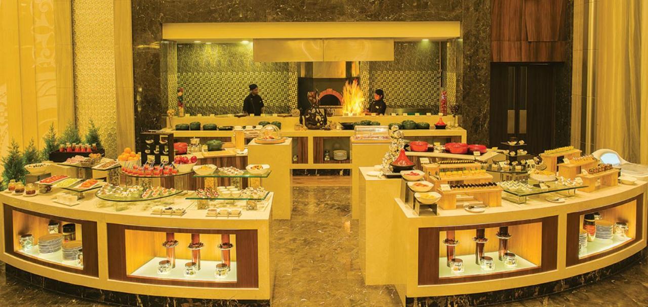 Radisson Blu Plaza Hotel Mysore Ngoại thất bức ảnh