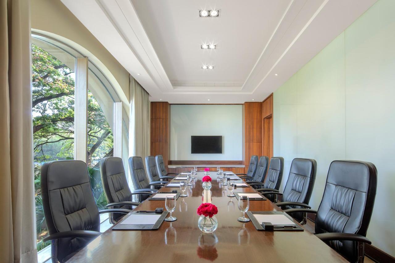 Radisson Blu Plaza Hotel Mysore Ngoại thất bức ảnh Boardroom