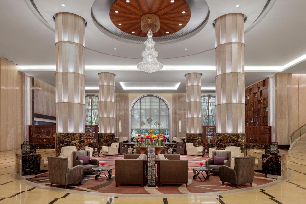 Radisson Blu Plaza Hotel Mysore Ngoại thất bức ảnh The lobby of the hotel